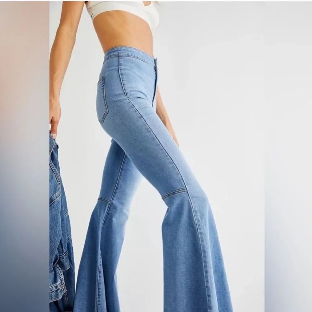 Free People Just Float On Flare Jeans Light Wash - Picture 5 of 10